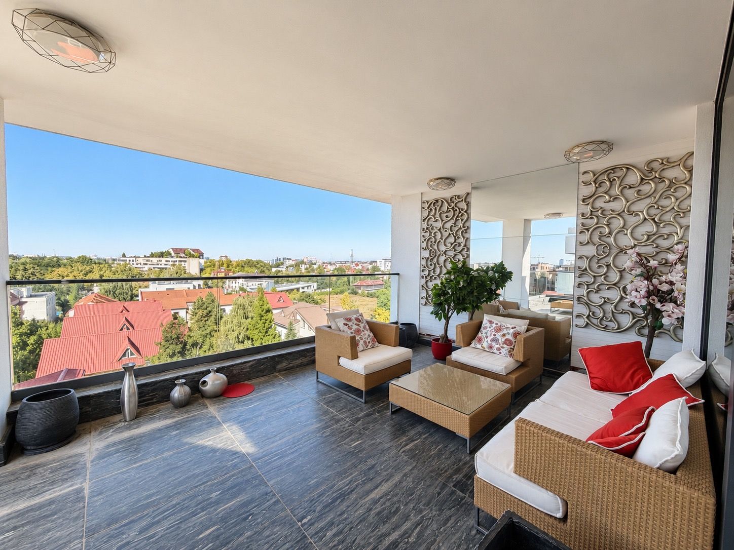 Terasa penthouse-ului, fotografie din anunț